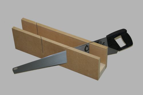 Verstek bak voor plinten